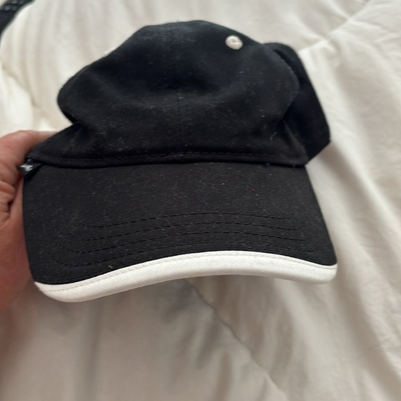 New with tags Women’s black with white trip baseball cap.. - Picture 2 of 4
